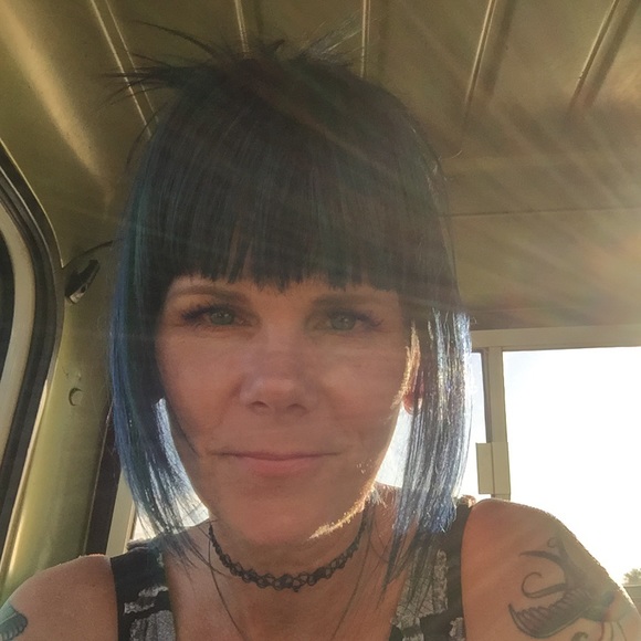 Meet the Posher - Picture 5 of 8